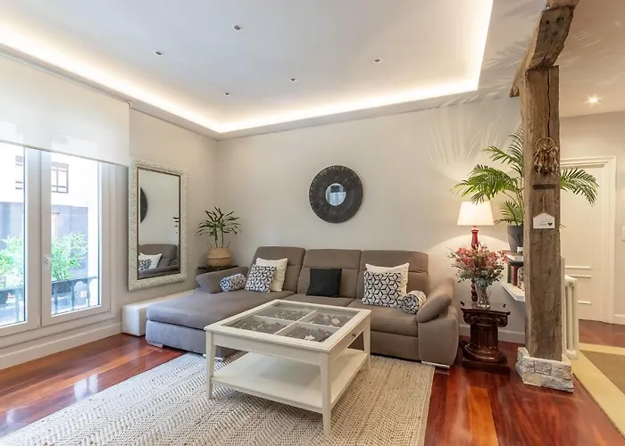 Arte V With Parking By Aston Appartement *