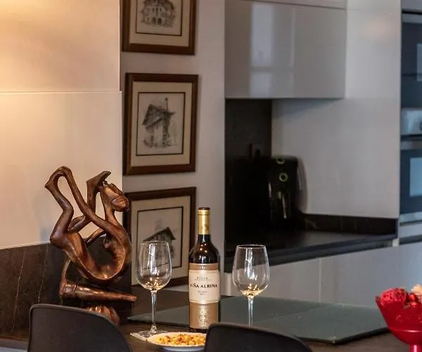 Arte V With Parking By Aston Appartement