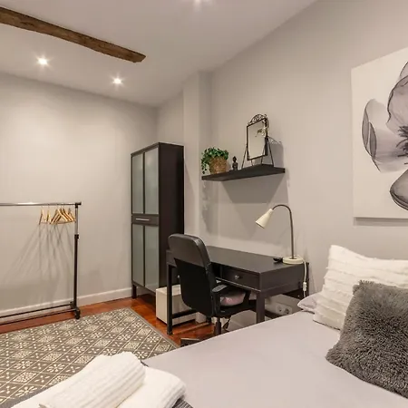 Arte V With Parking By Aston Appartement