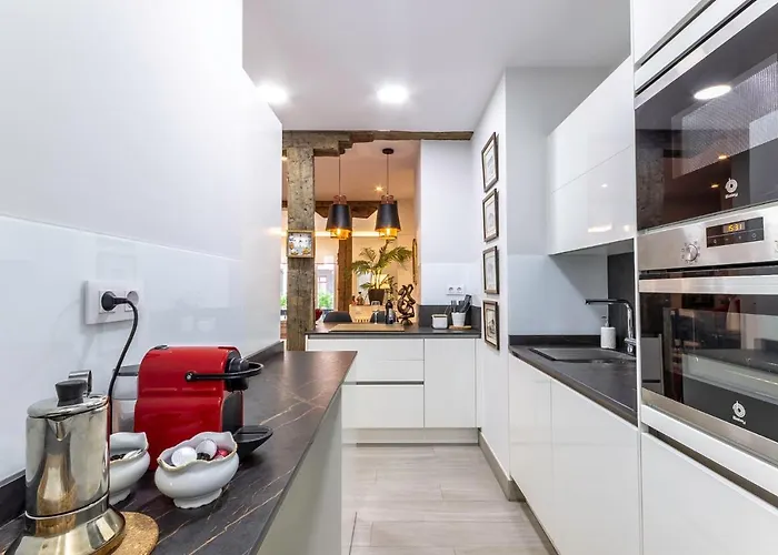 Апартаменти Arte V With Parking By Aston *