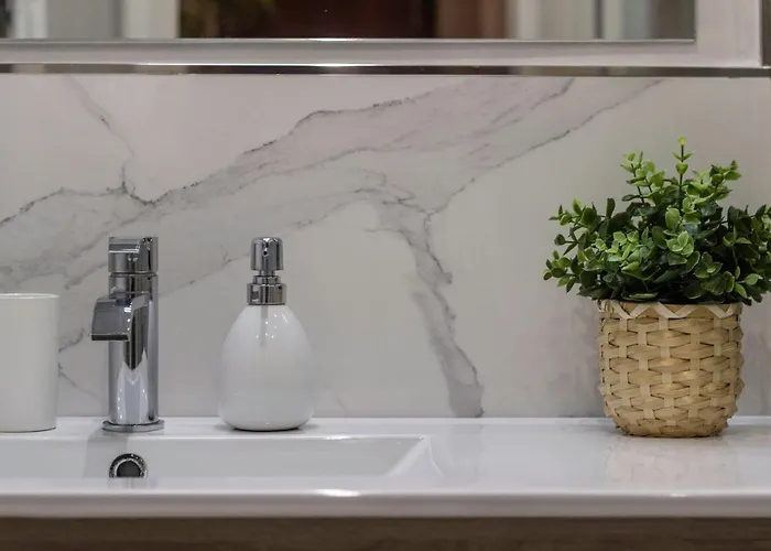 Апартаменти Arte V With Parking By Aston