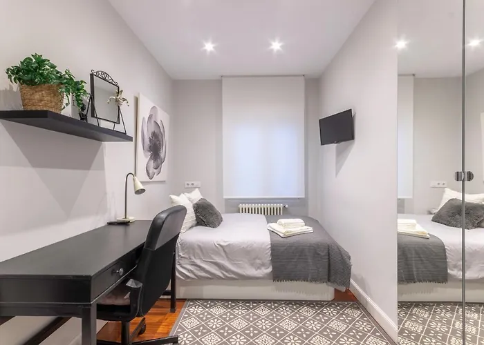 Arte V With Parking By Aston Апартаменти *